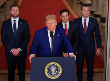 从撕毁伊核协议到狂轰伊朗，这场战争，不是美国的战争，而是特朗普一个人的